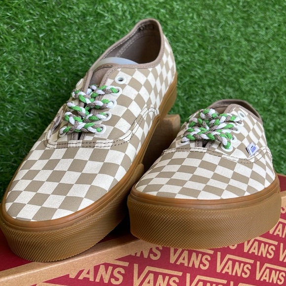 Vans Men’s Authentic
Checkerboard Moon Rock
VN0009PVCH8
Sneakers - Picture 8 of 16